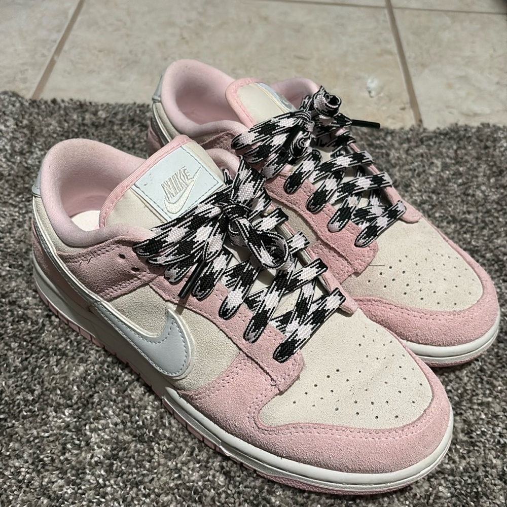 Women’s Nike shoes